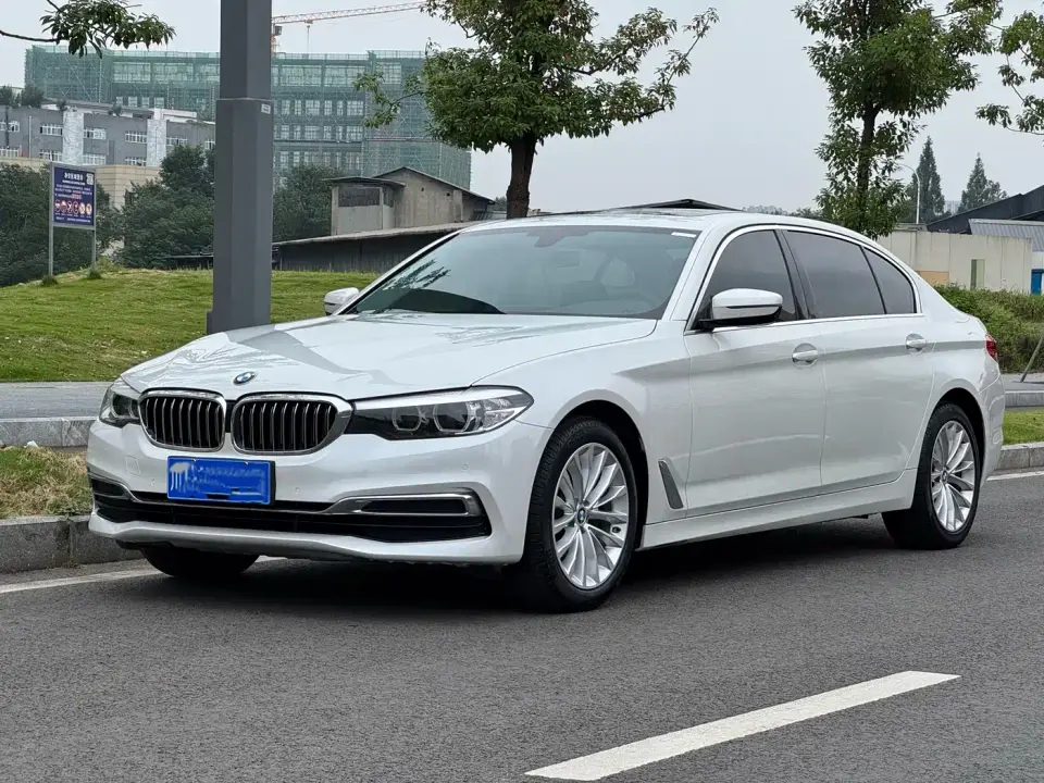 BMW 5 Series 525Li Luxury Package 2020