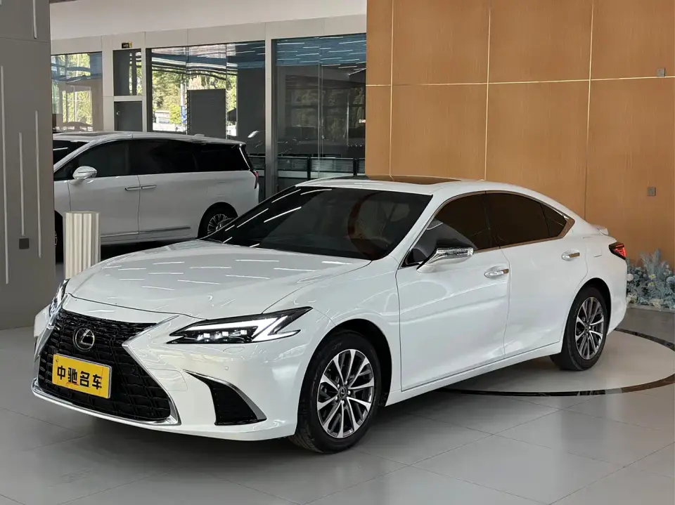 Lexus ES 200 Ultimate Edition 2026