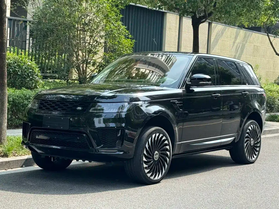 Land Rover Range Rover Sport 3.0 L6 Gloss Black Edition 2021