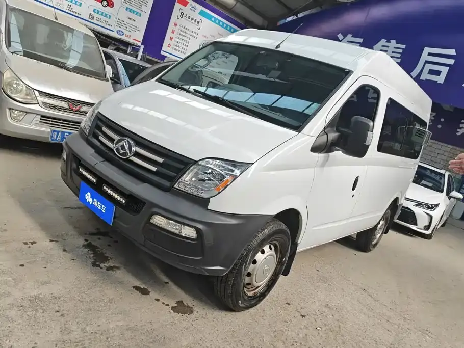 SAIC Maxus Xintu V80 Model 2.5T Classic 6-speed manual Aoyuntong short wheelbase medium roof 5/6-seater 2019