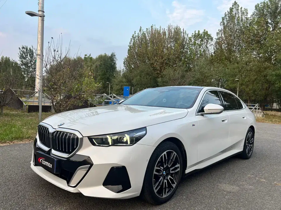 BMW 5 Series 530Li xDrive Luxury Package 2025