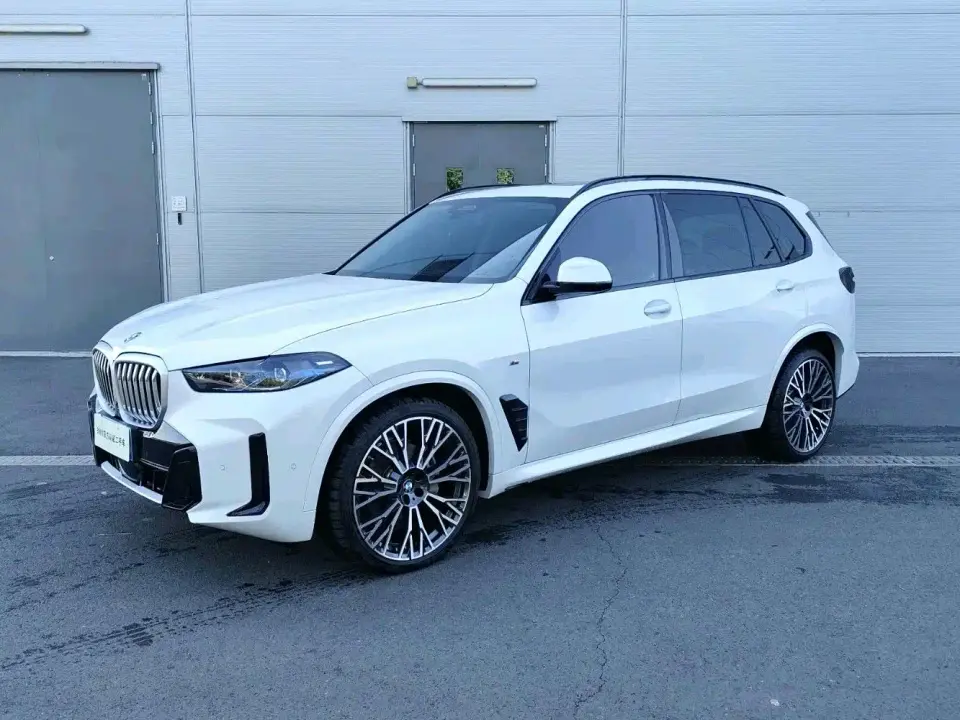 BMW X5 Model xDrive 40Li M Sport Blackout Package 2025