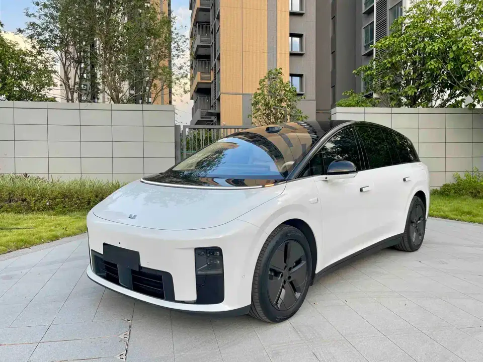 Li Auto Li i8 Standard Edition 2026