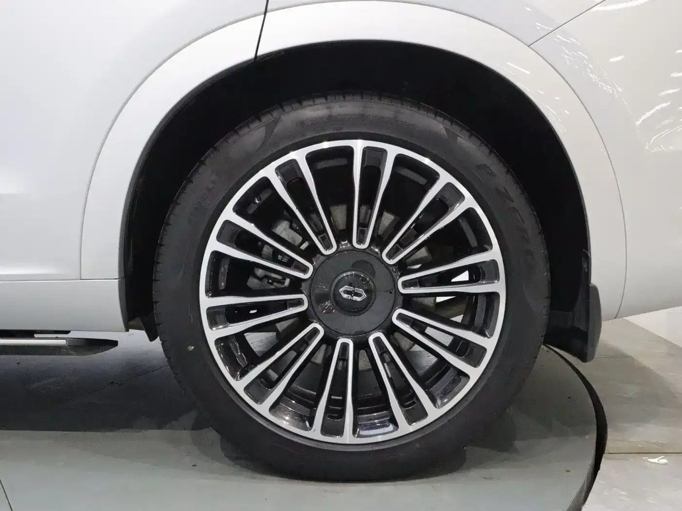 AITO Wenjie AITO M7 1.5T RWD Plus 5-Seater 2023 — фото 21
