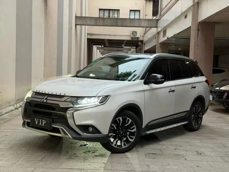 Mitsubishi Outlander 2.4L 4WD Deluxe Edition 7-Seater China VI 2019