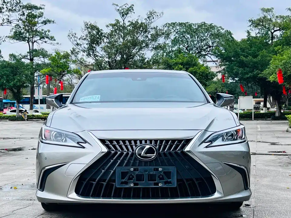 Lexus ES 200 Excellence Edition 2021