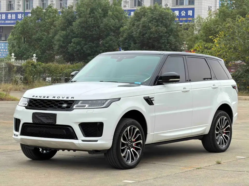 Land Rover Range Rover Sport 3.0 L6 Gloss Black Edition 2021
