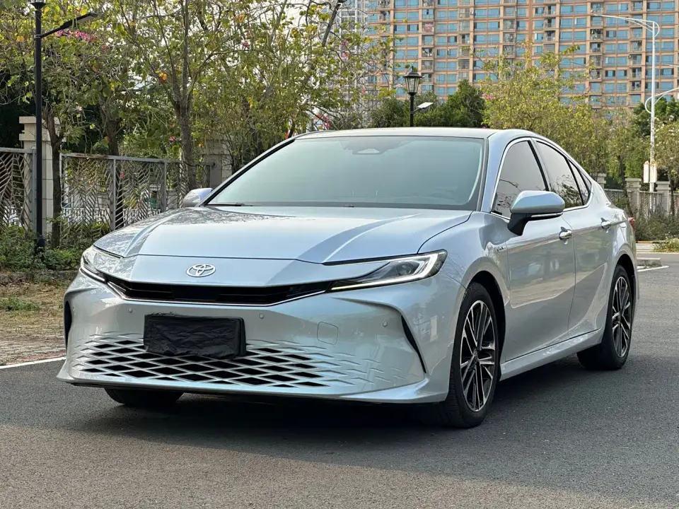Toyota Camry Hybrid 2.0HG Premium Edition 2024