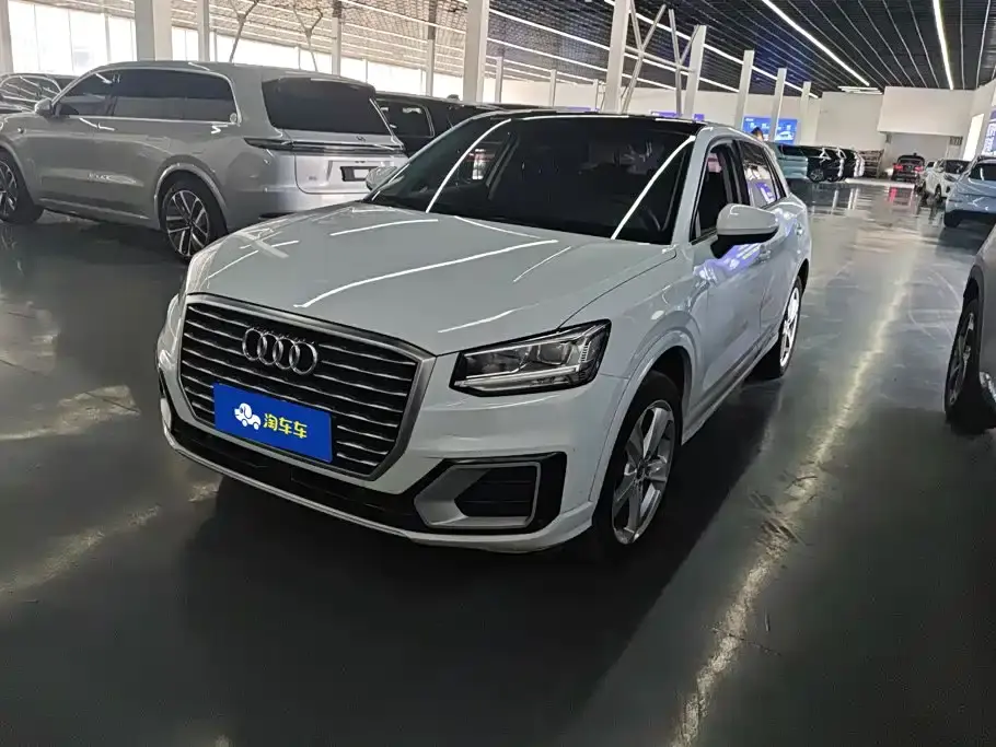 Audi Q2L 35 TFSI Fashion Elegance Model 2020