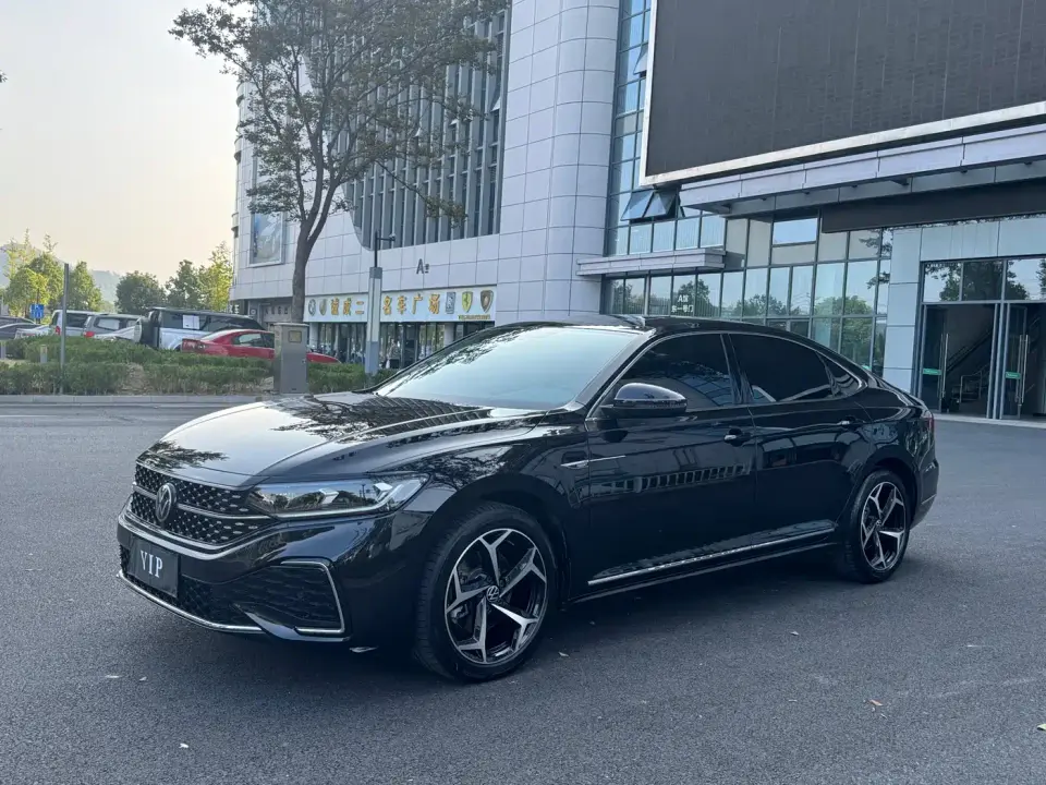 Volkswagen Passat Outstanding 380TSI Dragon Soaring Edition 2025