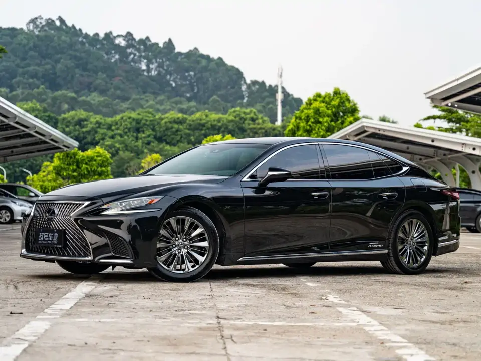 Lexus LS 500h Excellence (China VI) 2020