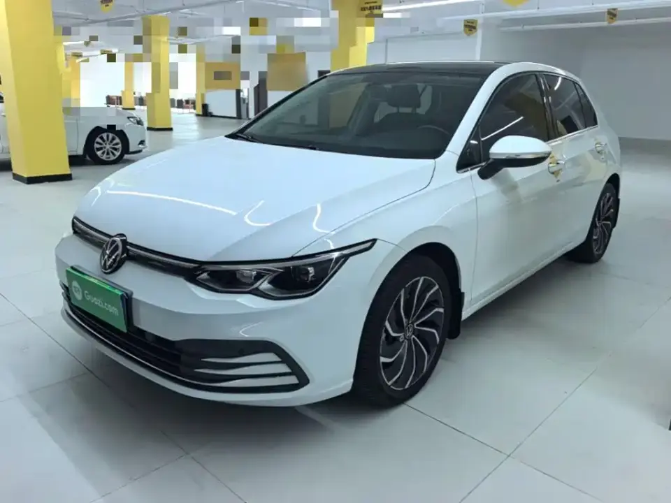 Volkswagen Golf 200TSI DSG 2021