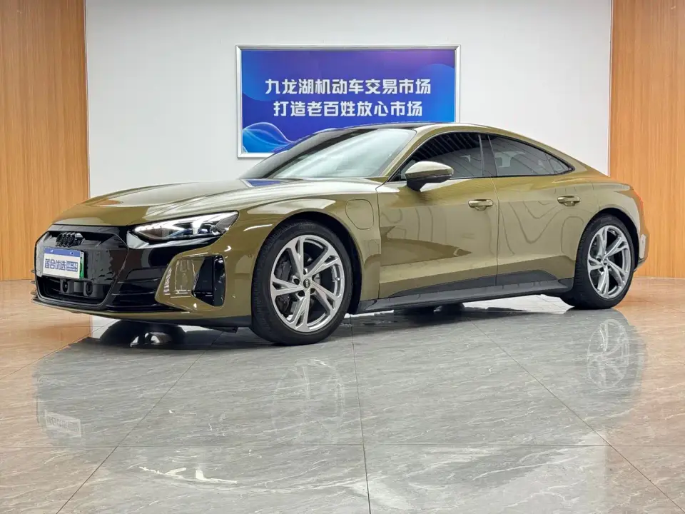 Audi e-tron GT Base Model 2024