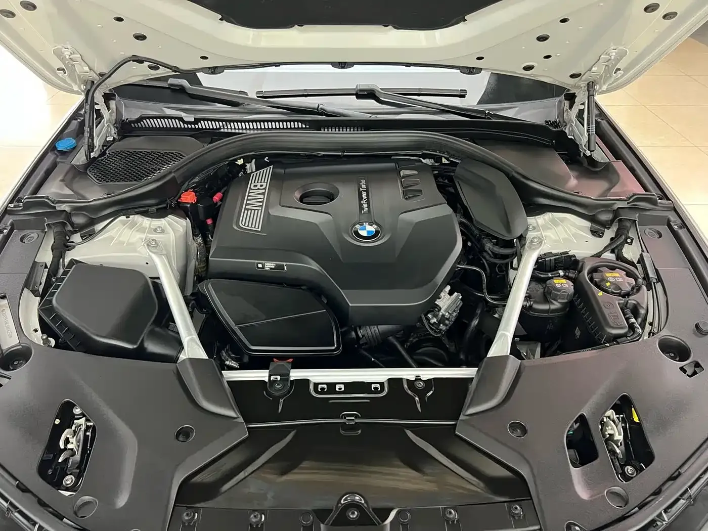 BMW 5 Series 530Li Exclusive M Sport Package 2020 — фото 27