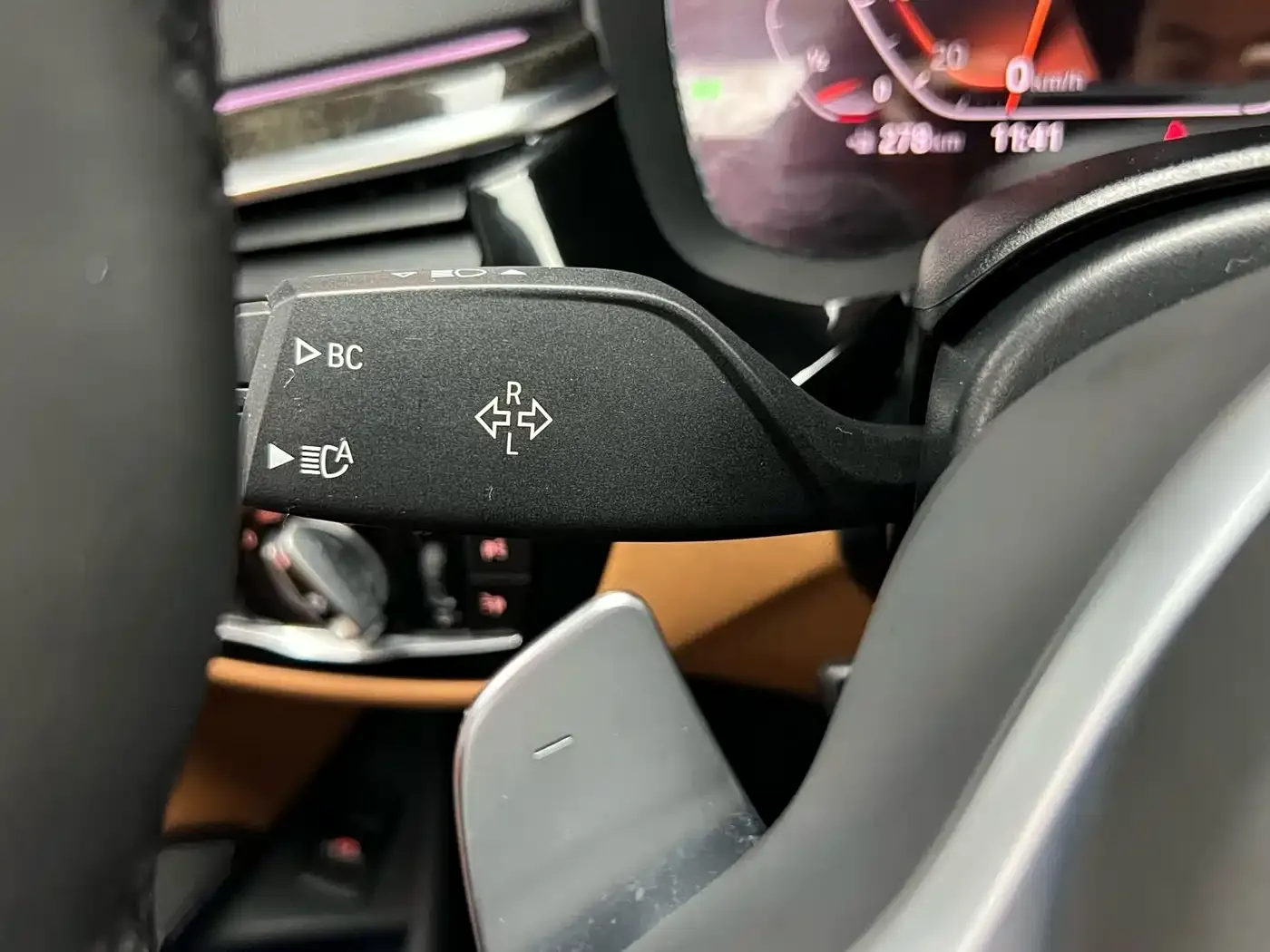 BMW 5 Series 530Li Exclusive M Sport Package 2020 — фото 23