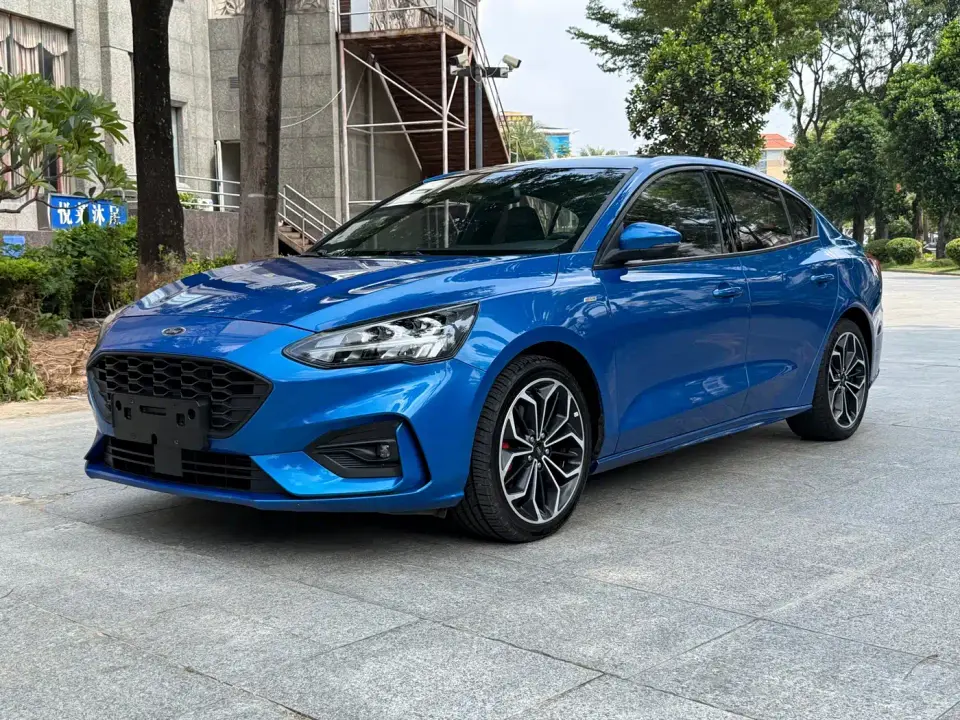 Ford Focus Sedan EcoBoost 180 Auto ST Line 2021