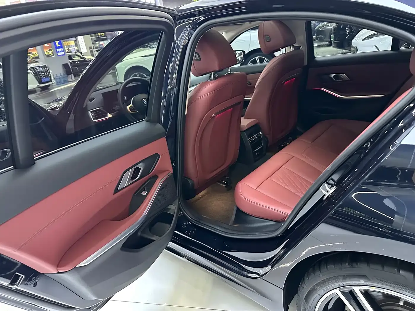 BMW 3 Series 325i M Sport Package 2023 — фото 6