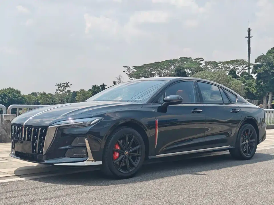 Hongqi H6 Model 2.0T Fashion Edition 2025