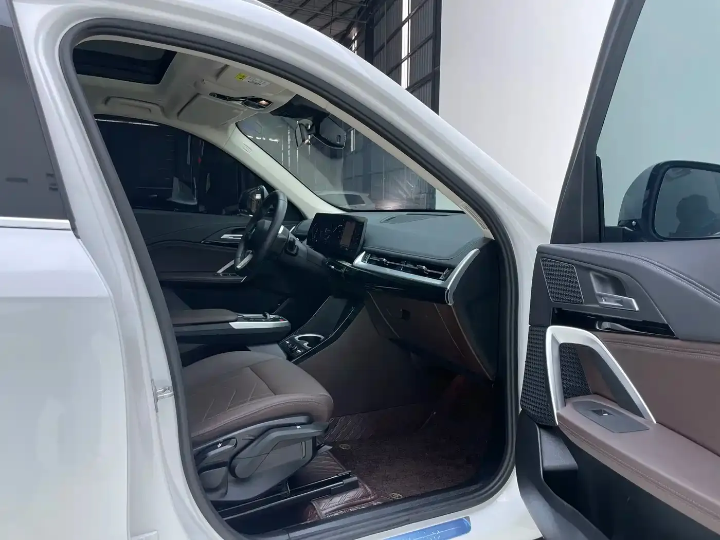 BMW X1 sDrive20Li X Design Package 2023 — фото 11