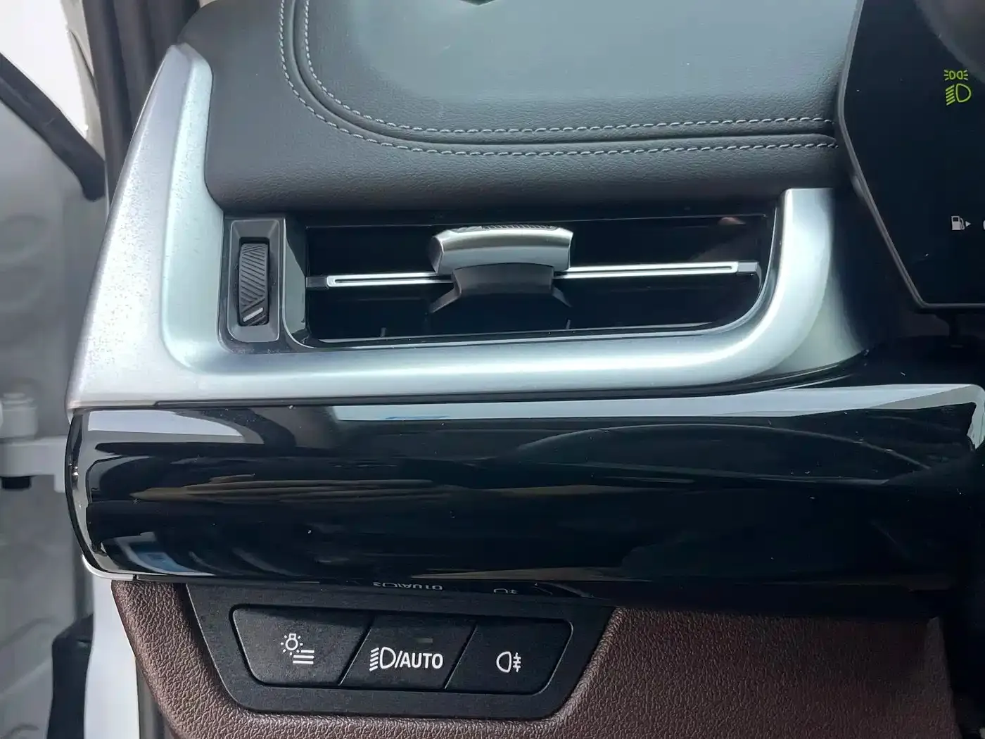 BMW X1 sDrive20Li X Design Package 2023 — фото 25