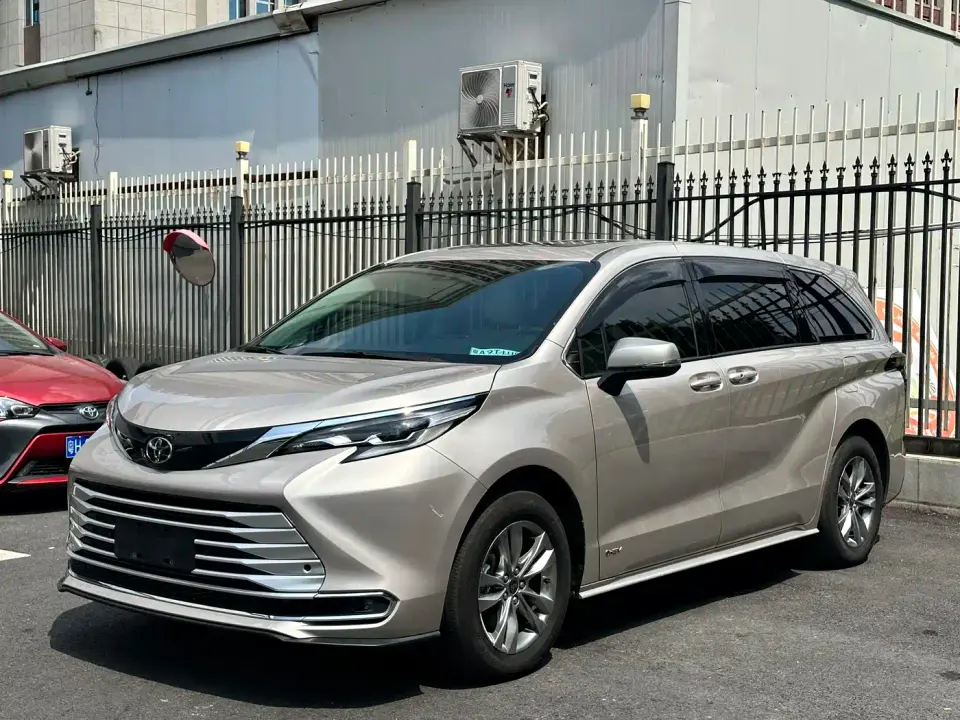 Toyota Sienna 2.5L Hybrid Comfort Edition 2025