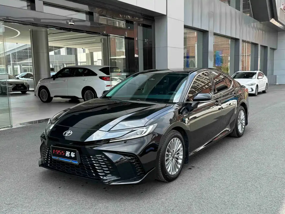Toyota Camry Hybrid 2.0HE Elite Edition 2024
