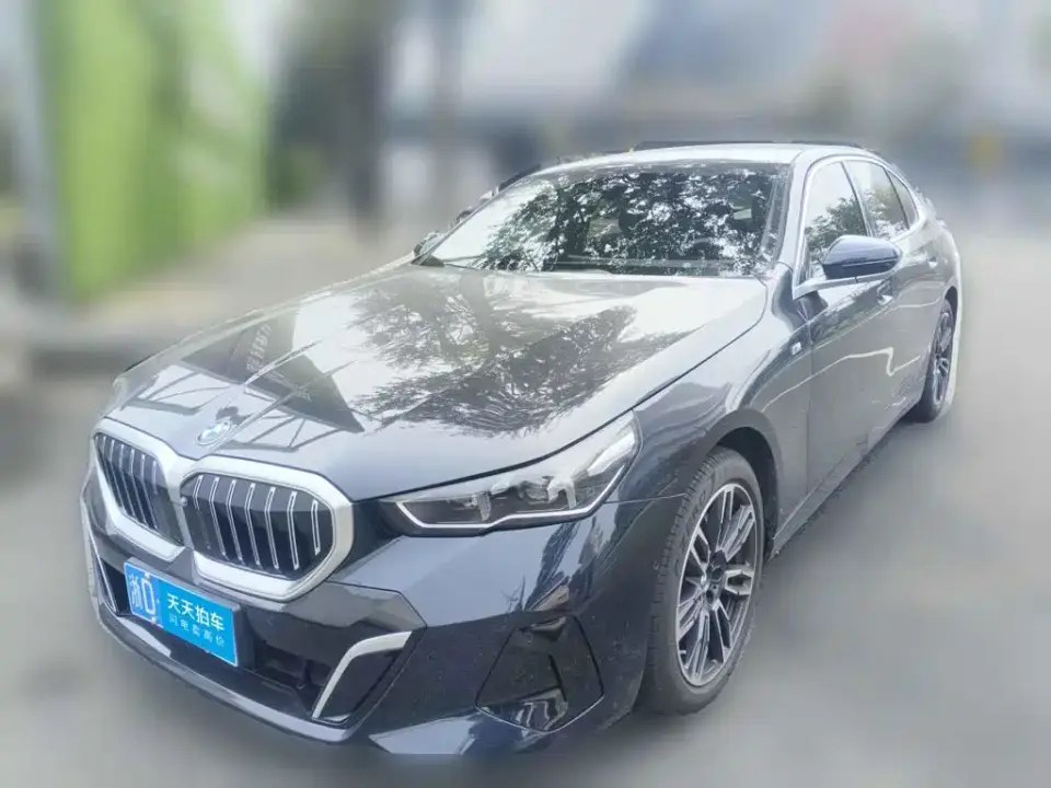 BMW 5 Series 530Li Leading M Sport Package 2024