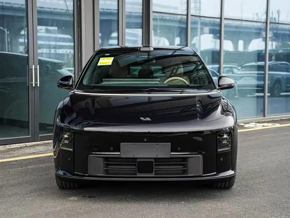Li Auto i6 4WD Base Model 2026