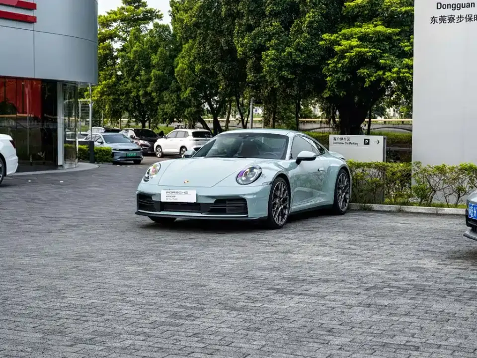 Porsche 911 Carrera 3.0T 2025