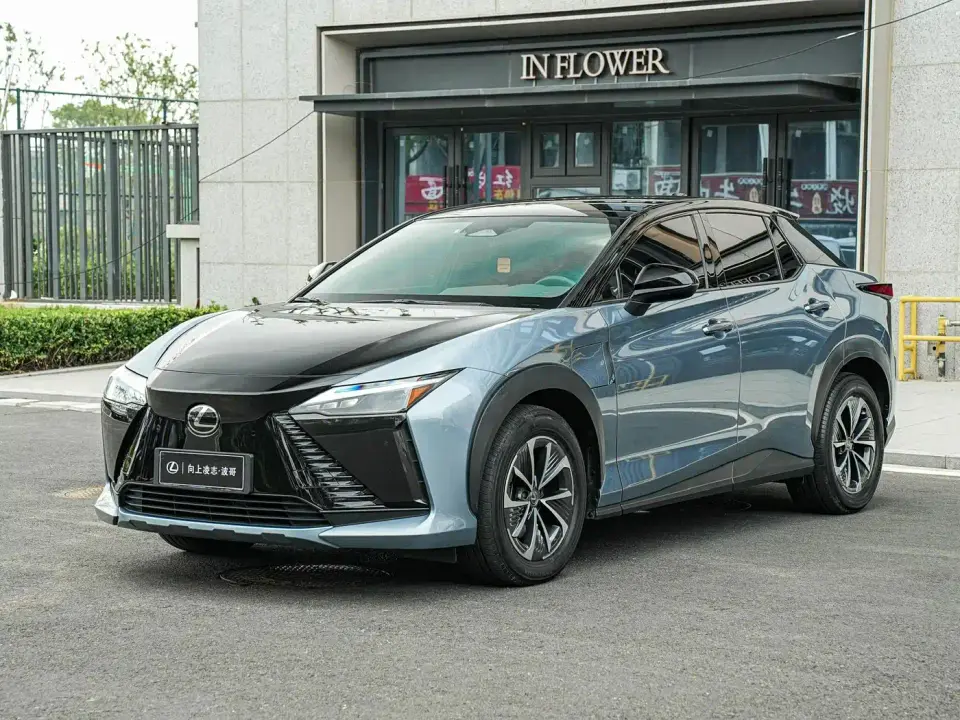 Lexus RZ 450e 4WD Deluxe 2023