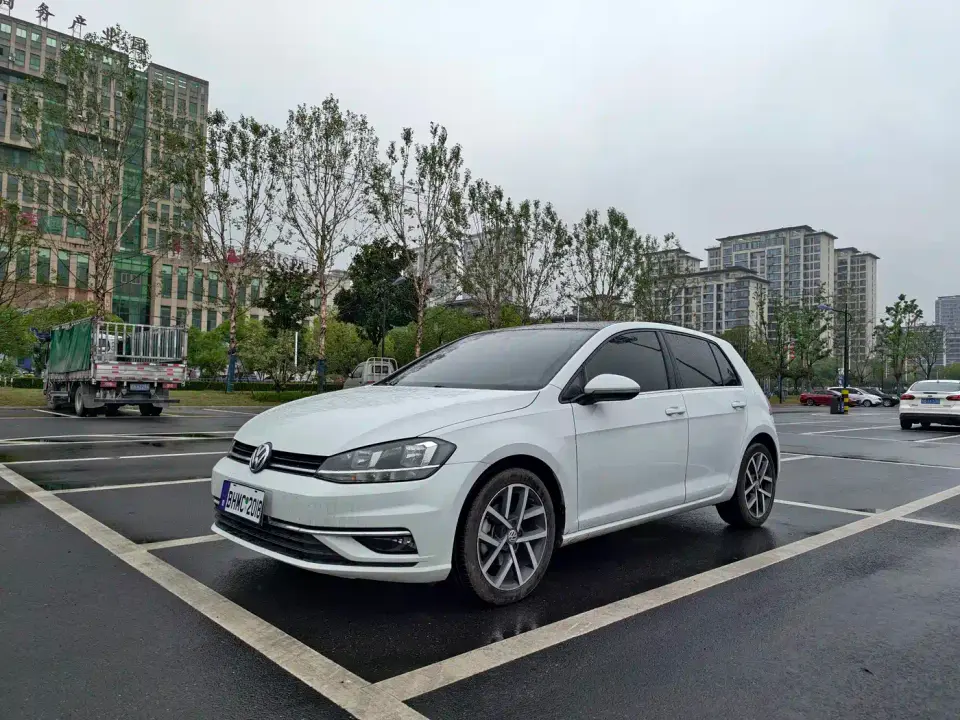 Volkswagen Golf Beloved Edition 200TSI DSG Comfort 2020