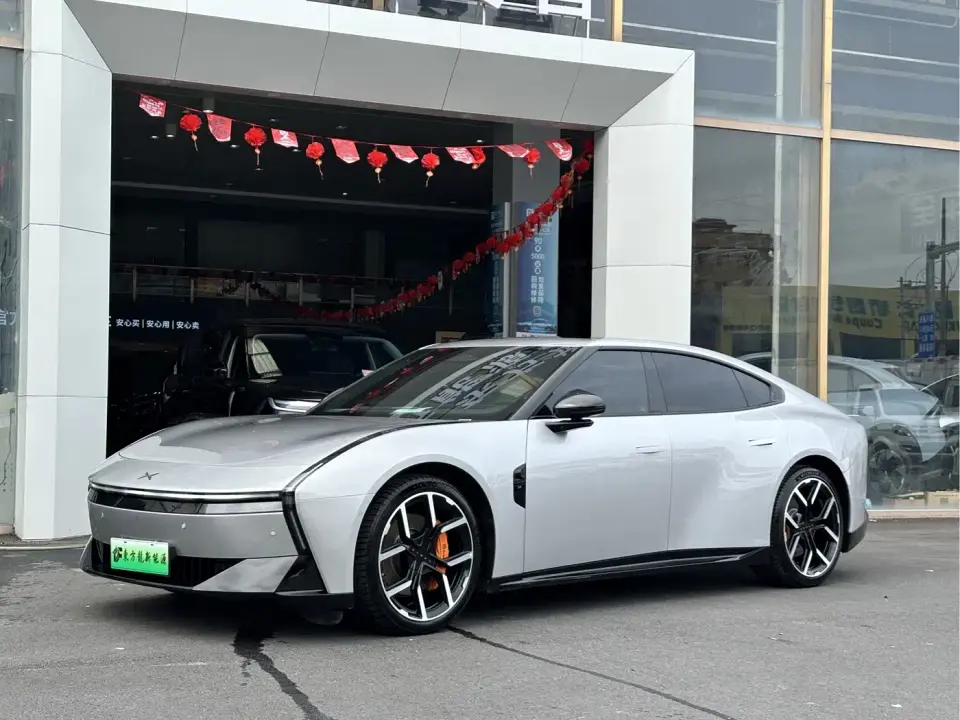 XPeng P7 702km Long Range Edition 2025