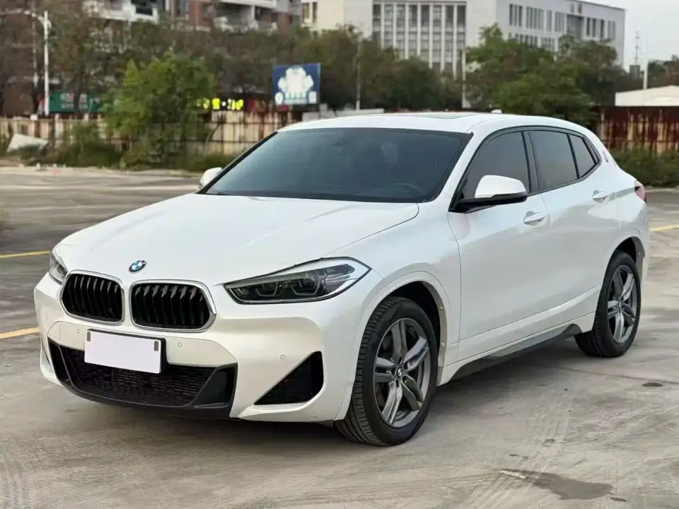 BMW X2 sDrive25i Leading M Off-Road Package 2021
