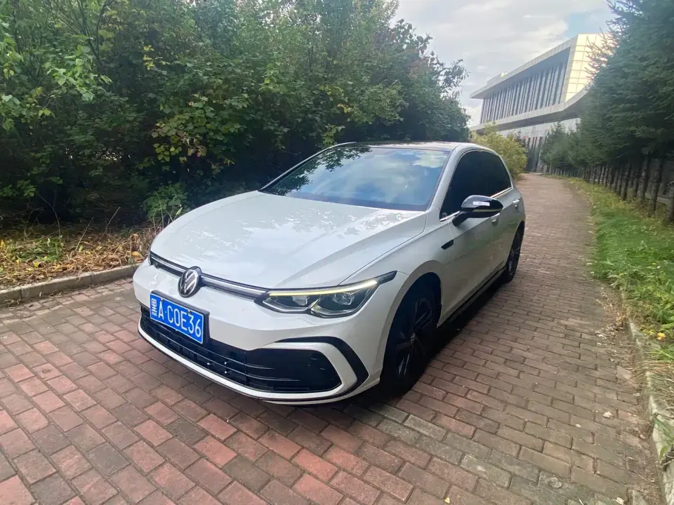 Volkswagen Golf Model 280TSI DSG R-Line 2023