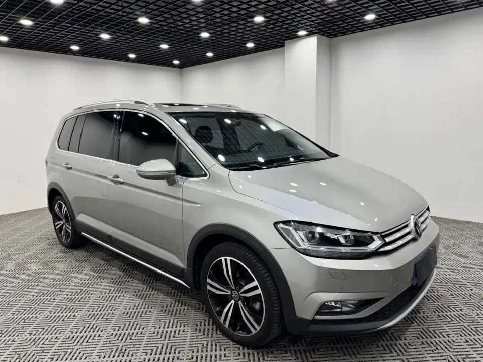 Volkswagen Touran Touran L 280TSI DSG Cross Edition 7-seater 2022