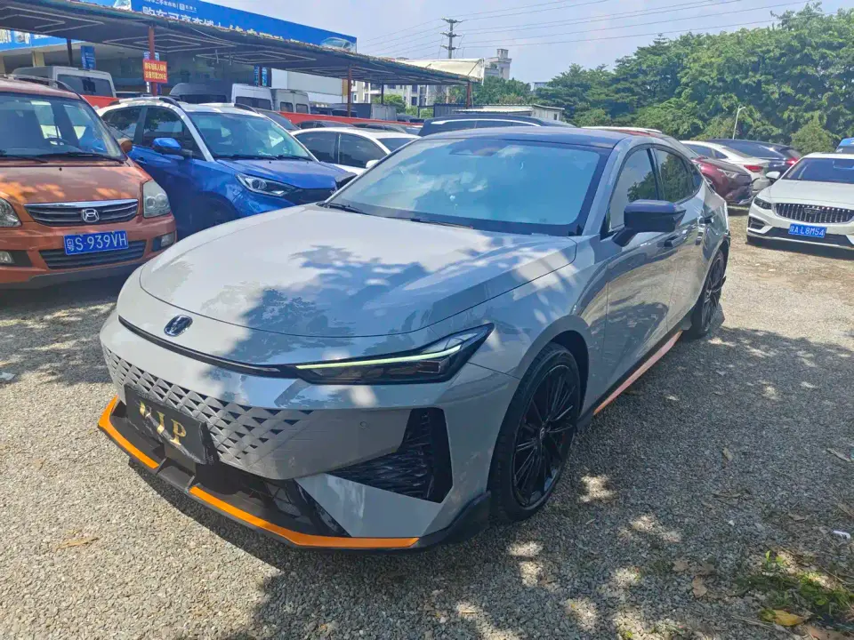 Changan UNI-V 1.5T Deluxe Sport 2024