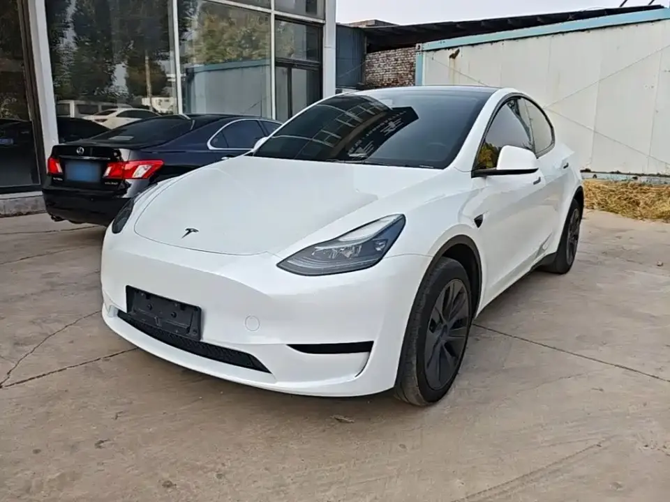 Tesla Model Y Rear-Wheel Drive Version 2024