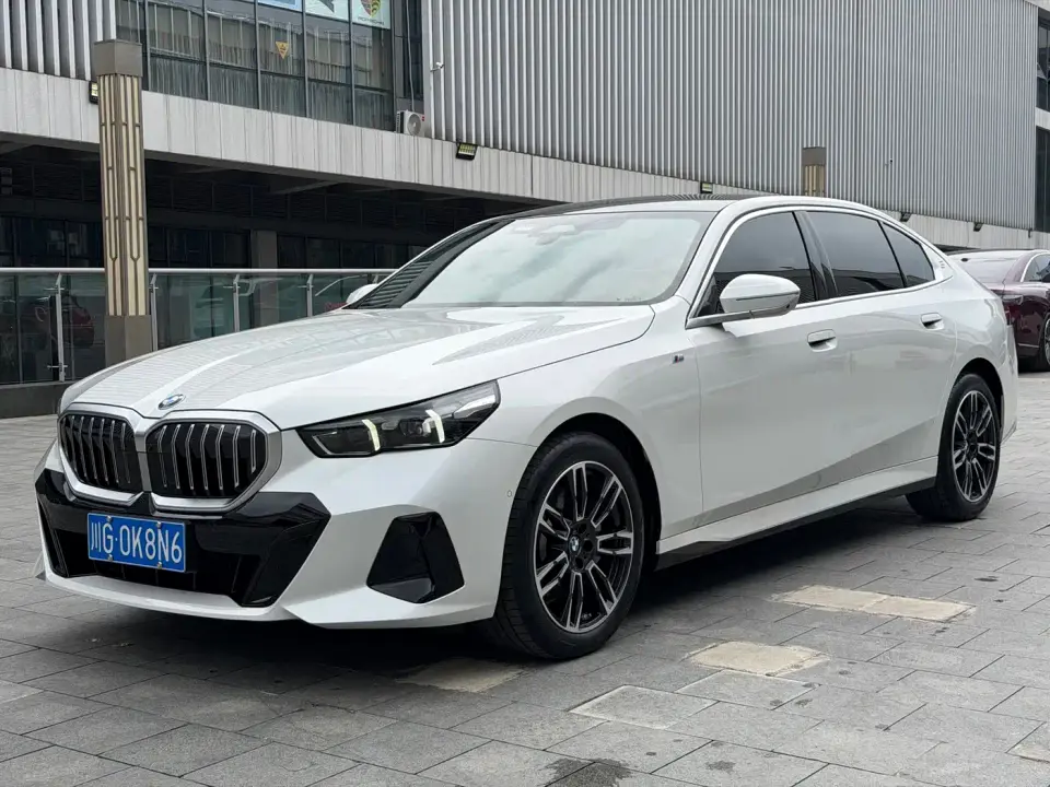 BMW 5 Series 530Li Leading M Sport Package 2025
