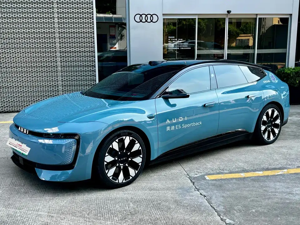 Audi E5 Sportback Model Base Version 2025