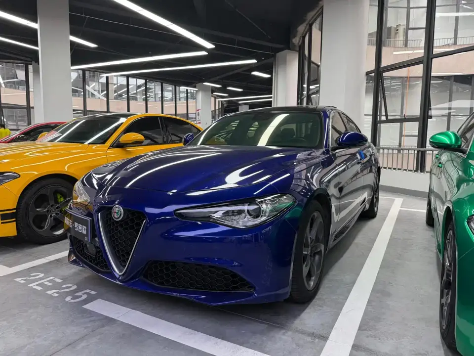 Alfa Romeo Giulia 2.0T 280HP Luxury 2021