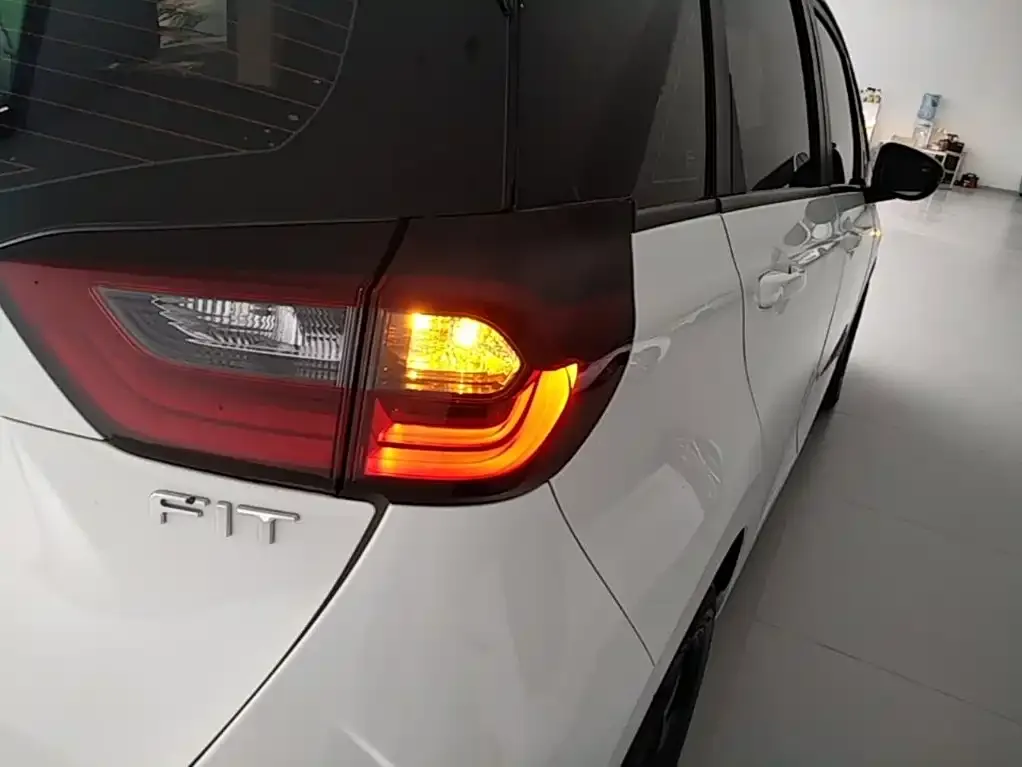 Honda Fit 1.5L CVT Trend Edition 2023 — фото 24