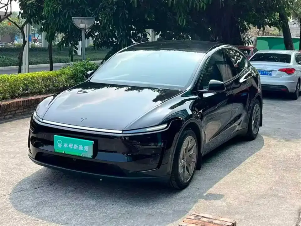 Tesla Model Y L Facelift Long Range AWD 2025