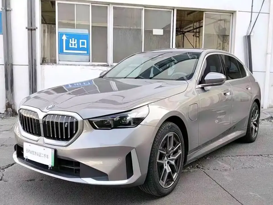 BMW i5 eDrive 35L Premium Luxury Package 2024