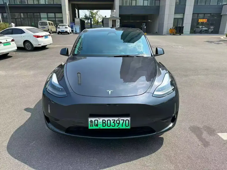 Tesla Model Y Rear-Wheel Drive Version 2024