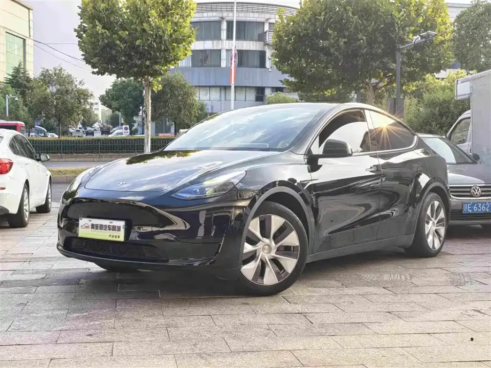 Tesla Model Y Facelift Rear-Wheel Drive Version 2023