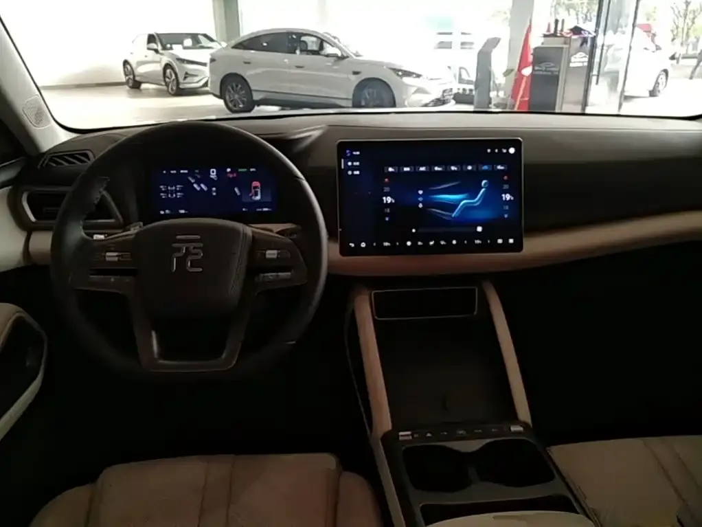 BYD Yuan UP Smart Drive Edition 401KM Vitality Version 2026 — фото 6