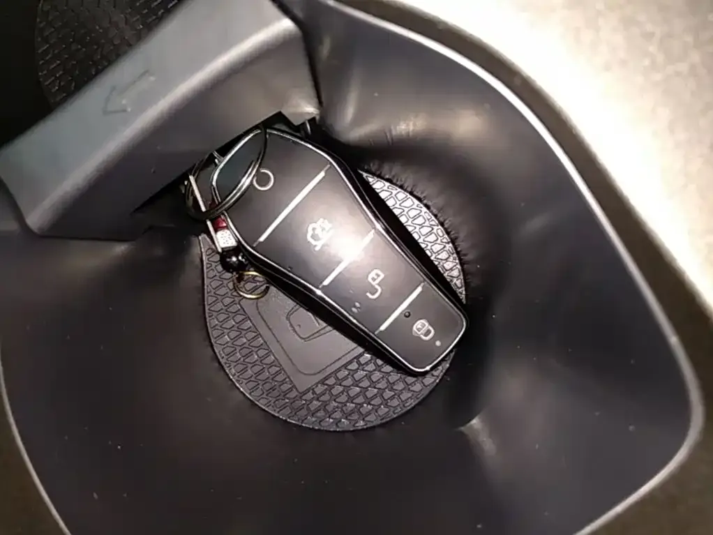 BYD Yuan UP Smart Drive Edition 401KM Vitality Version 2026 — фото 17