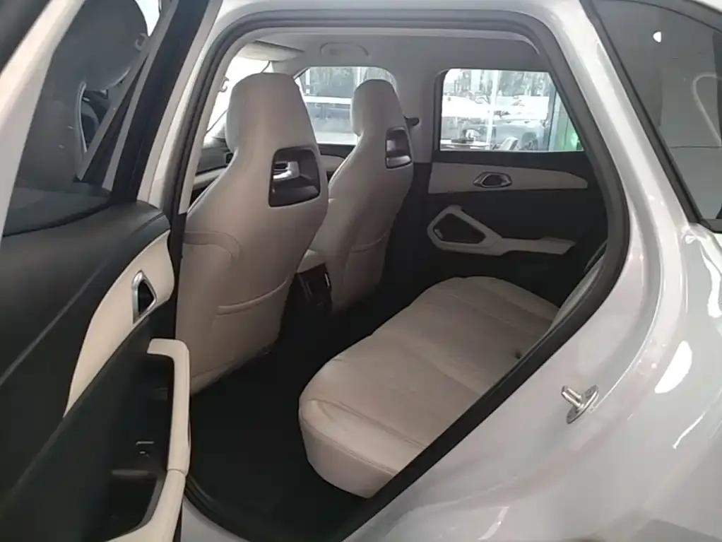BYD Yuan UP Smart Drive Edition 401KM Vitality Version 2026 — фото 13