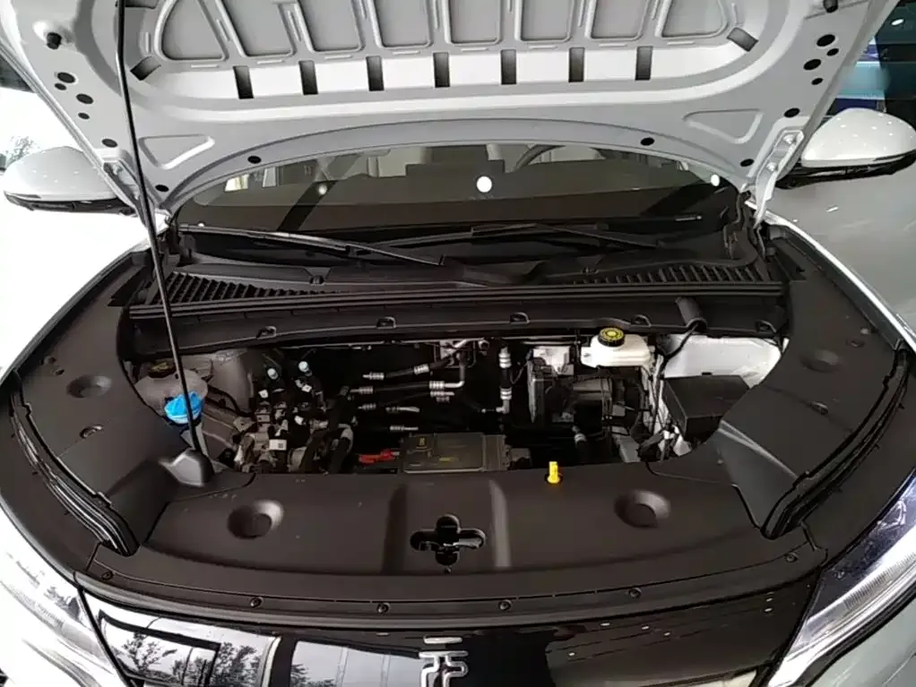 BYD Yuan UP Smart Drive Edition 401KM Vitality Version 2026 — фото 16