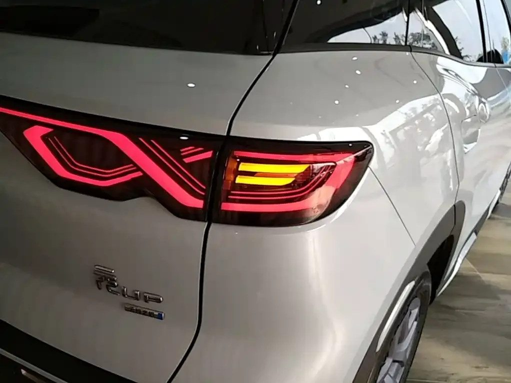 BYD Yuan UP Smart Drive Edition 401KM Vitality Version 2026 — фото 24